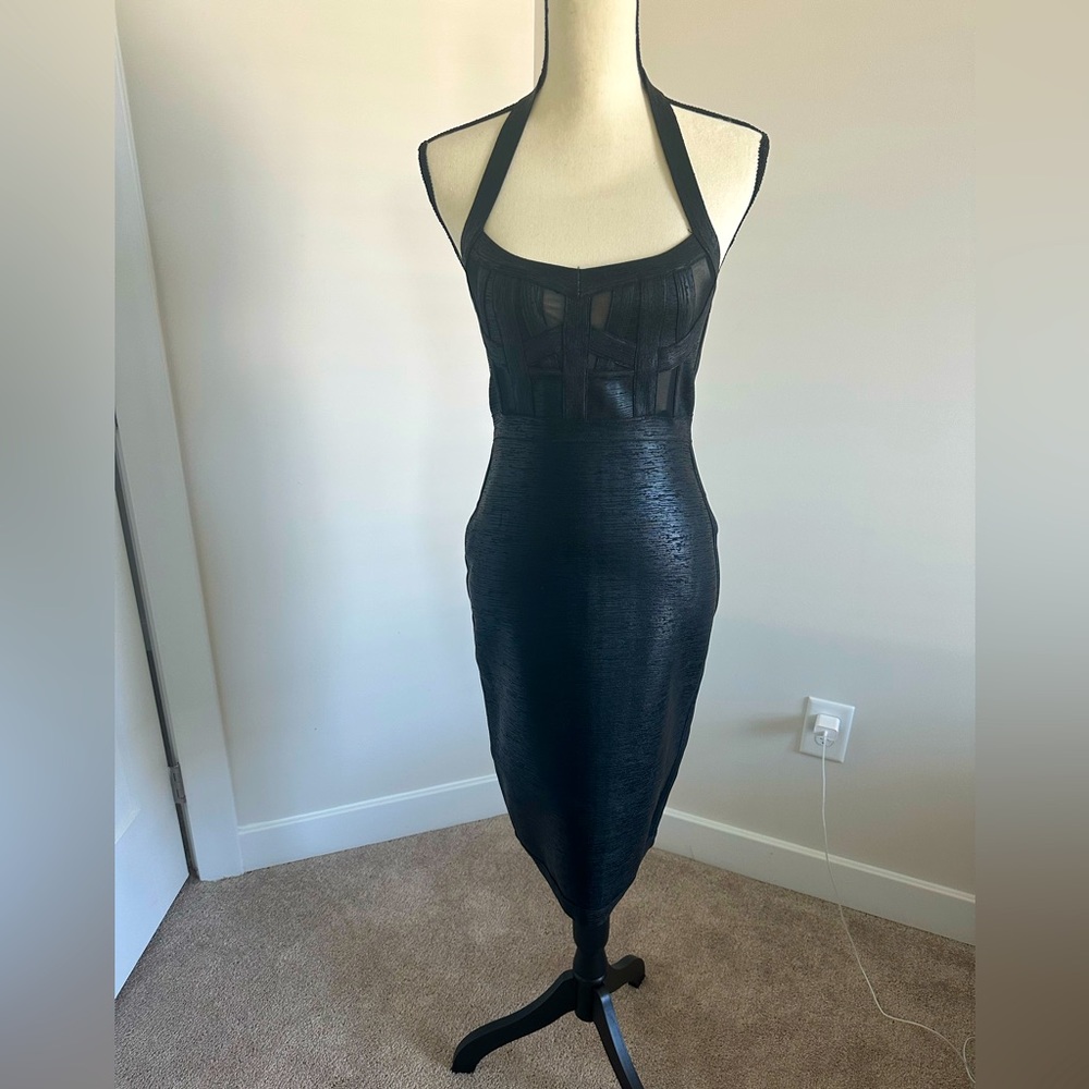 LITTLE BLACK BODYCON DRESS